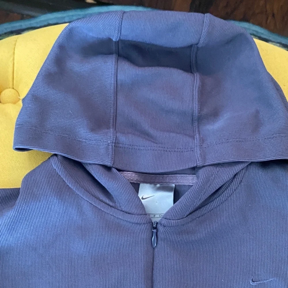 Nike Women's Purple Hoodie Size Small